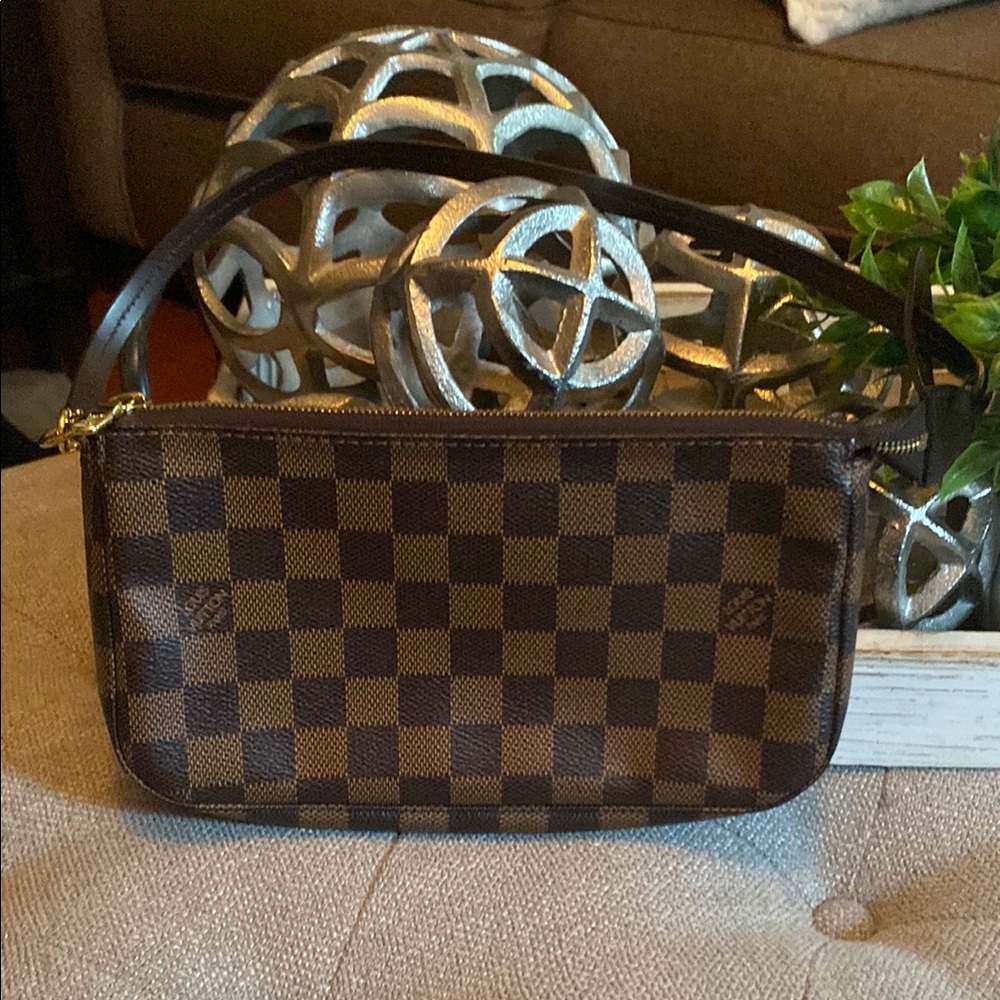 LOUIS VUITTON Damier Ebene Pochette Accessories shoulder bag/clutch